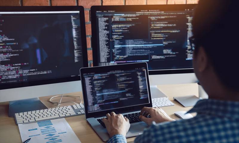数据科学选型：R与Python如何赋能奎文区网站建设？